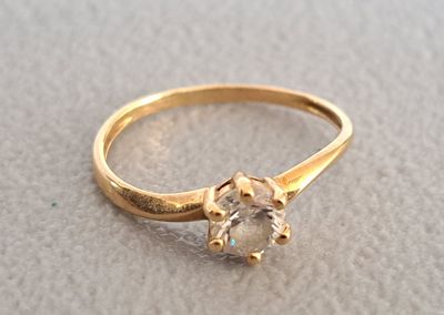 Bague à monture en or 18K 750 millièmes, sertie d'une pierre… - Photo 1