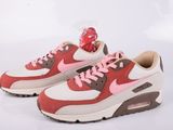 La Nike Air Max se décline dans un coloris rose et marron