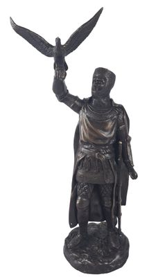 statue en bronze représentant un homme tenant un oiseau, avec un autre oiseau posé sur sa main