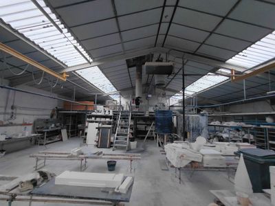Mezzanine métallique 7x10m avec escalier et rambarde - Espace Fabrication