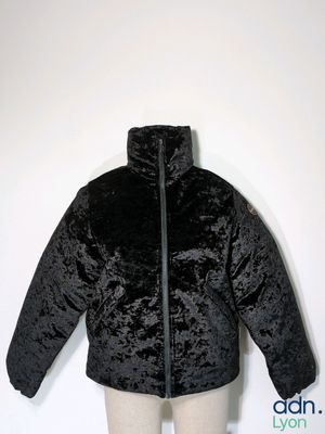 a black jacket on a mannequin mannequin mannequin mannequin mannequin mannequin mannequin mannequin mann
