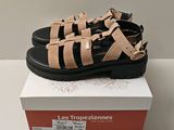 coles women ' s sandals in black and tan size 7