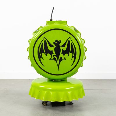 Bacardi, un caisson lumineux publicitaire double face avec u…