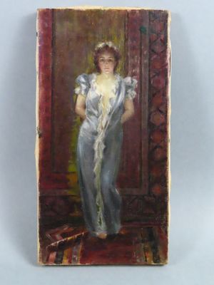 un tableau représentant une femme en robe bleue debout devant une porte
