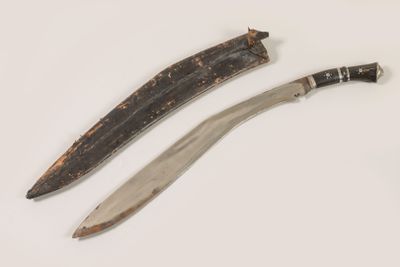 Fort couteau indien dit Kukri.