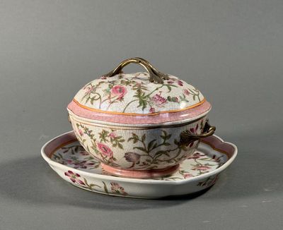 a bowl and saucer on a saucer on a plate