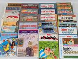 beaucoup de livres sur la table