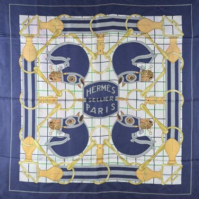 Foulard en soie Hermès « Paris » au motif doré et bleu