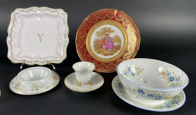 LOT pièces comprenant une cigale, une saupoudreuse et une as…