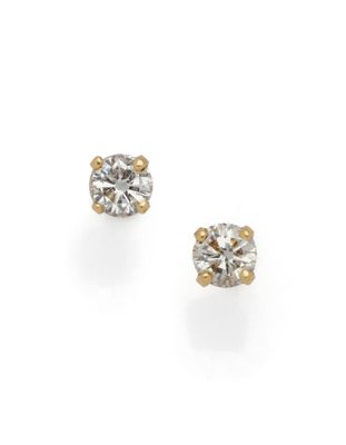 une paire de boucles d'oreilles en diamant