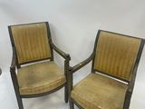 paire de chaises à dossier et accoudoirs en rotin, de style Louis II