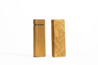 CARTIER Réunion de deux briquets à gaz plaqués or. - Photo 1