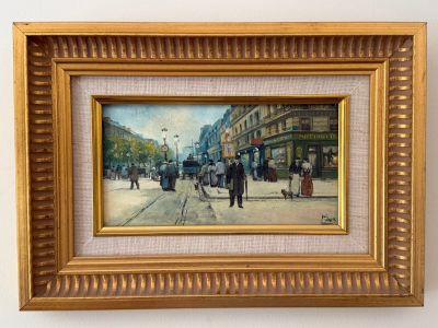 peinture d'une scène de rue avec des personnes marchant dans la rue