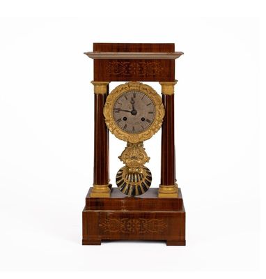 Pendule portique en placage de palissandre incrusté de bois …