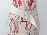 une image d'une robe sur un mannequin