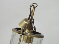 Paire de suspensions cylindriques en verre ciselé à décor de… (photo 2)