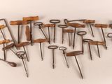 tout un tas d'outils qui traînent sur la table