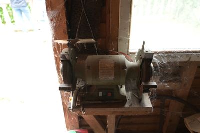 une machine qui se trouve dans le coin d'une pièce