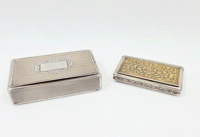 paire d'étuis à cigarettes en argent et en or, ornés de motifs gravés