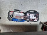 deux outils posés sur une table