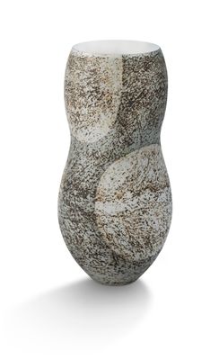 KRISTIN MCKIRDY (Née en 1958) Vase sculpture.