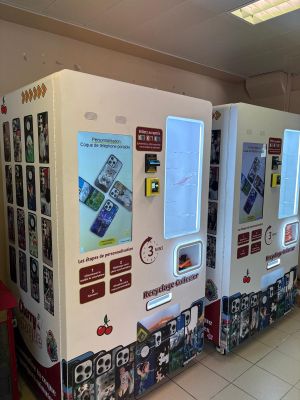 Distributeur automatique coque smartphone personnalisé