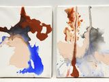 deux tableaux de couleurs et de formes différentes sur une surface blanche