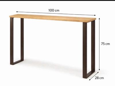 la hauteur d'une table avec un plateau en bois et des pieds en métal