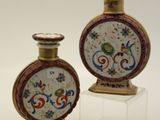 paire de vases chinois en verre cloisonné, sur socles