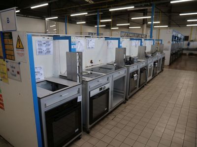 1 Ensemble D'Environ 100 Fours Encastrables, Avec ET Sans SU…
