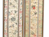 deux tableaux encadrés représentant des oiseaux et des fleurs sur fond blanc