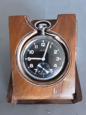 ORATOR. Montre en acier "de service armée" avec son présento…