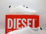 baskets Diesel en cuir blanc avec logo noir sur le côté