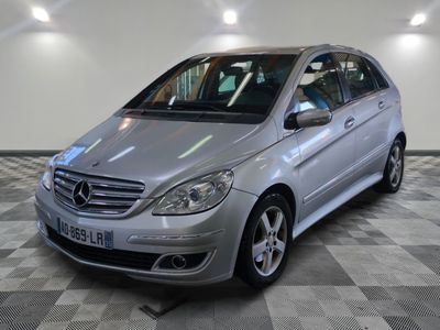 a picture of a silver mercedes benz benz benz benz benz benz benz benz benz benz benz benz benz