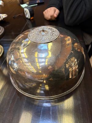 Cloche de service en métal argenté - Photo 1