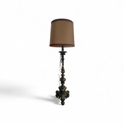 Important pique cierge en bronze doré, à fut balustre reposa…