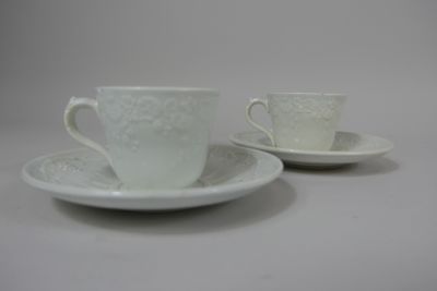 CREIL & MONTEREAU. Deux tasses et leur sous-tasses en faïenc…