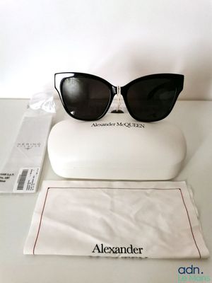 Alexander McQueen Lunettes de soleil style papillon en plast…