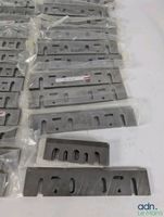 Lot de 24 paires de fers de rabot électrique Sharp MAKITA. (photo 2)