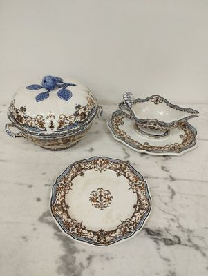 GIEN Partie de service de table en faïence émaillée à décor … - Photo 1