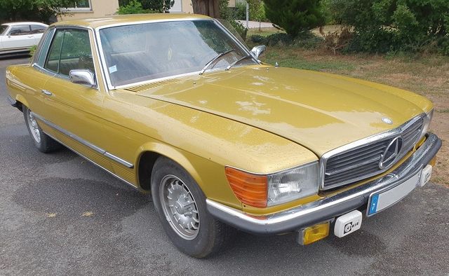 Véhicule particulier Mercedes 350 SLC. Immatriculée DQ-133-DH, 1è...
