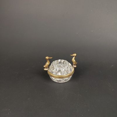 Bouquetière de table en verre moulé et mouture en laiton rep… - Photo 1