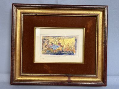 tableau représentant un oiseau en plein vol, dans un cadre doré sur fond bleu