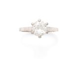 une bague en diamant à une seule pierre, par van cleef