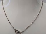 gros plan d'un collier sur un mannequin mannequin mannequin mannequin mannequin mannequin mannequin mannequin mannequin