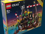 une boîte contenant un bateau pirate en Lego