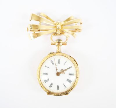 une image représentant une montre de poche en or ornée d'un nœud