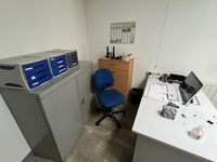 Ensemble (bureau et accueil magasin) comprenant : (photo 5)
