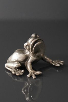 Sujet en argent 925 millièmes épousant la forme d'une grenou…