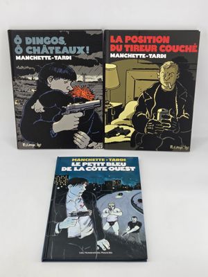 Deux livres posés sur une surface blanche : l'un représente un homme armé, l'autre une femme armée.